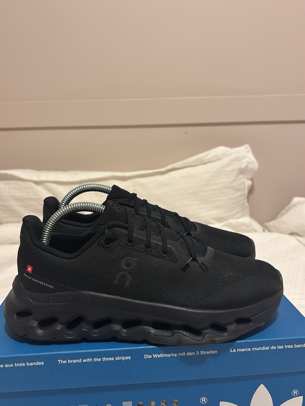 On Running All-Black women  Sneakers - Matte Black